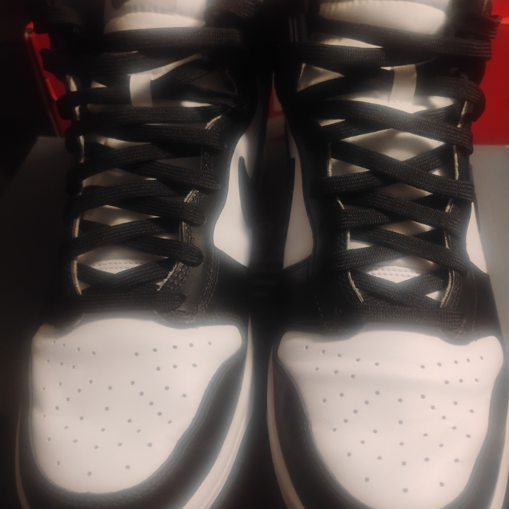 Nike Men's Black and White High-Top Sneakers